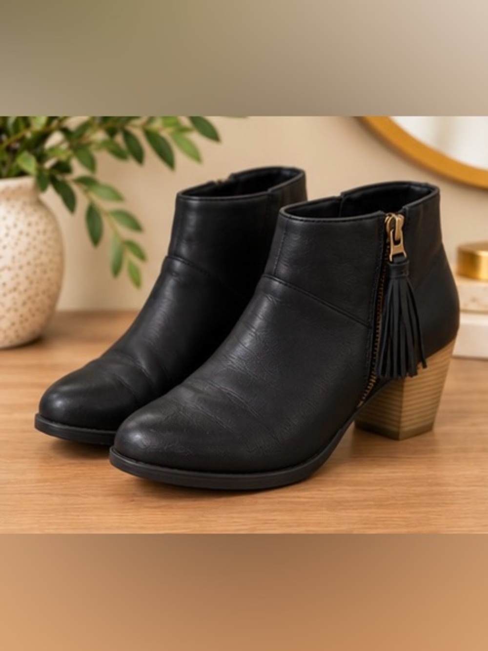 Qupid Black Faux Leather Tassel Ankle Booties Size 7 Block Heel